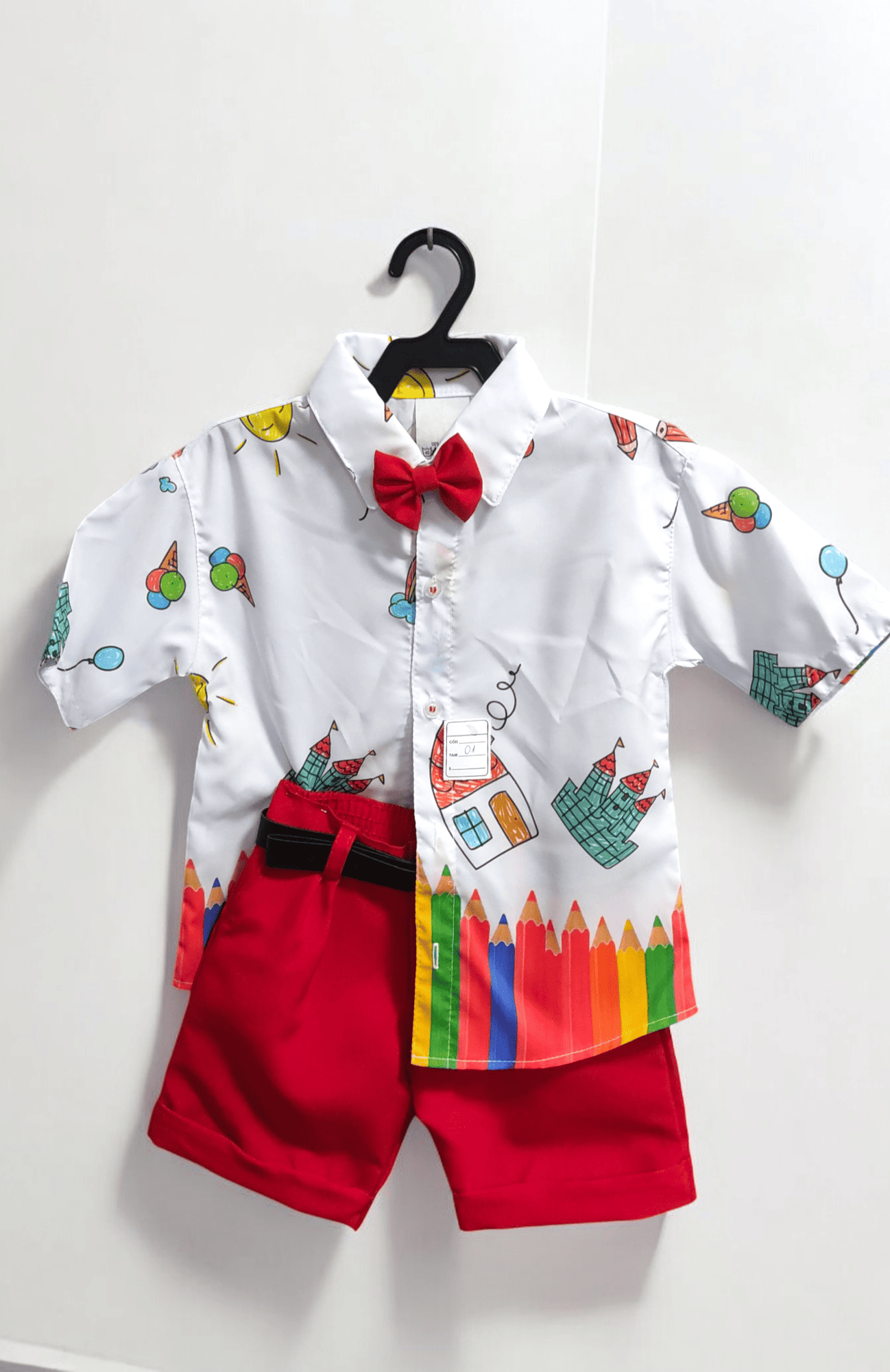 Camisa Infantil Branca Com Botões e Gravatinha Aquarela Formatura ABC